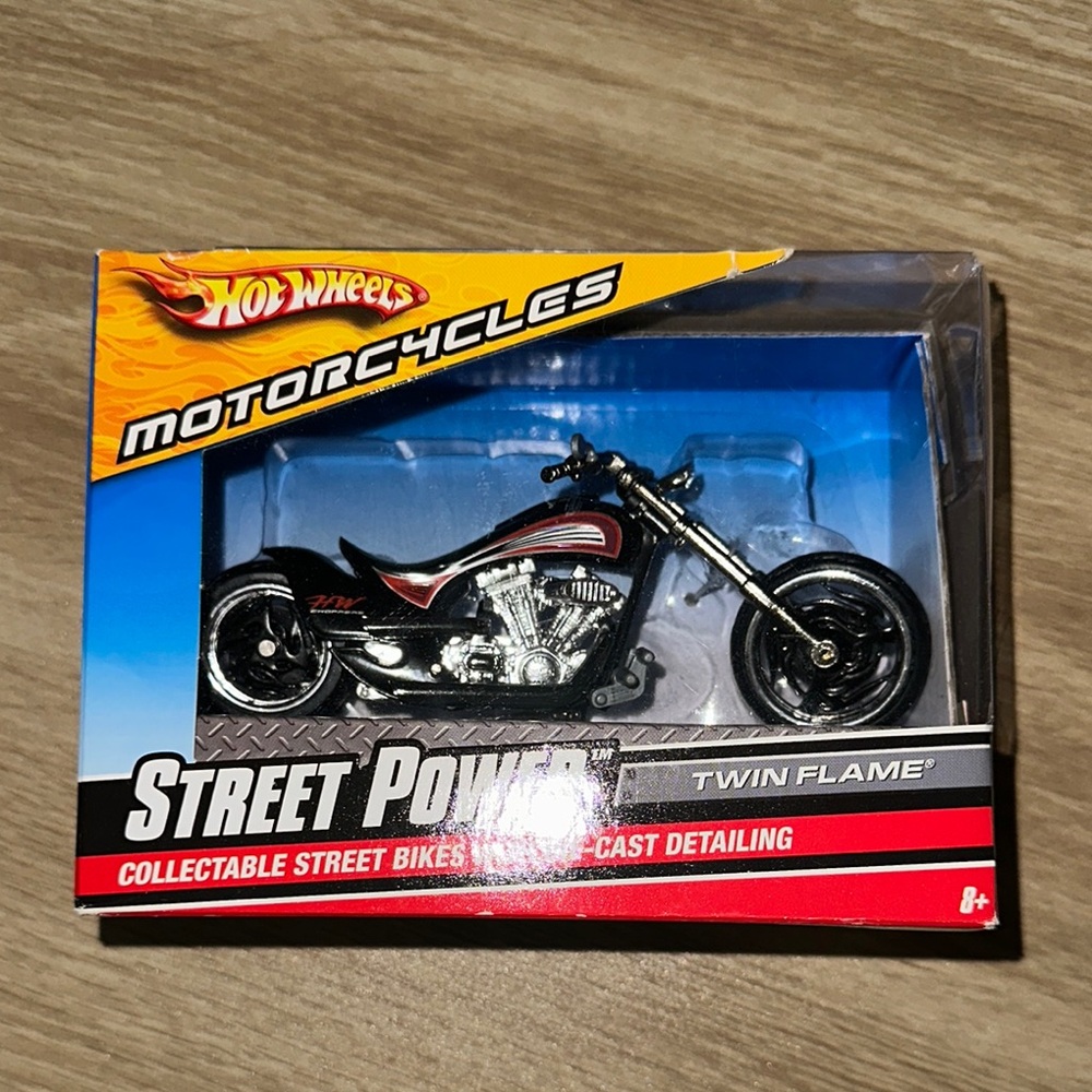Hot Wheels Street Power “Twin Flame” Motorcycle Toy